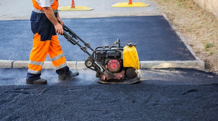 Professional gutter cleaning in Derby, IN